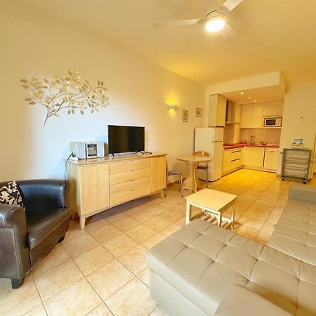 797 Holiday Rentals- Precioso Piso Con Vistas Al Jardin En Benalbeach เบนัลมาเดนา ภายนอก รูปภาพ