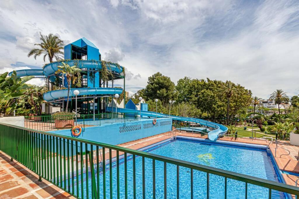 797 Holiday Rentals- Precioso Piso Con Vistas Al Jardin En Benalbeach เบนัลมาเดนา ภายนอก รูปภาพ