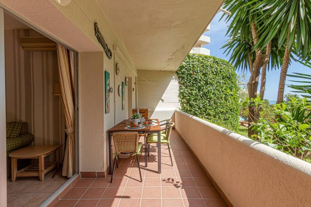 797 Holiday Rentals- Precioso Piso Con Vistas Al Jardin En Benalbeach เบนัลมาเดนา ภายนอก รูปภาพ
