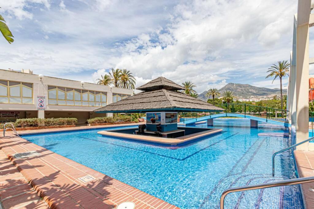 797 Holiday Rentals- Precioso Piso Con Vistas Al Jardin En Benalbeach เบนัลมาเดนา ภายนอก รูปภาพ