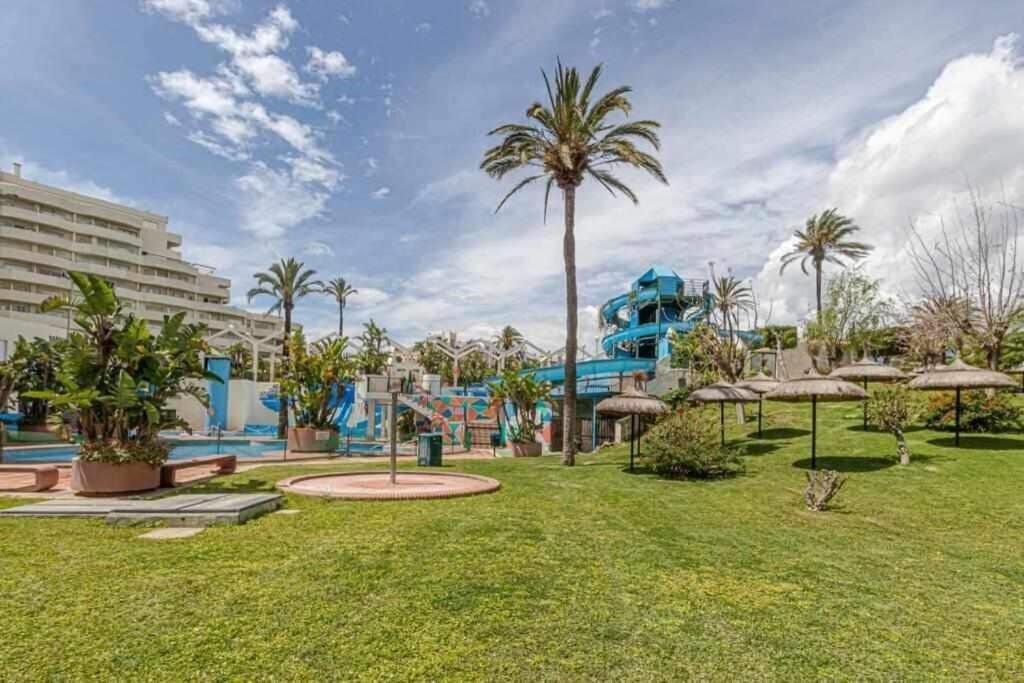 797 Holiday Rentals- Precioso Piso Con Vistas Al Jardin En Benalbeach เบนัลมาเดนา ภายนอก รูปภาพ