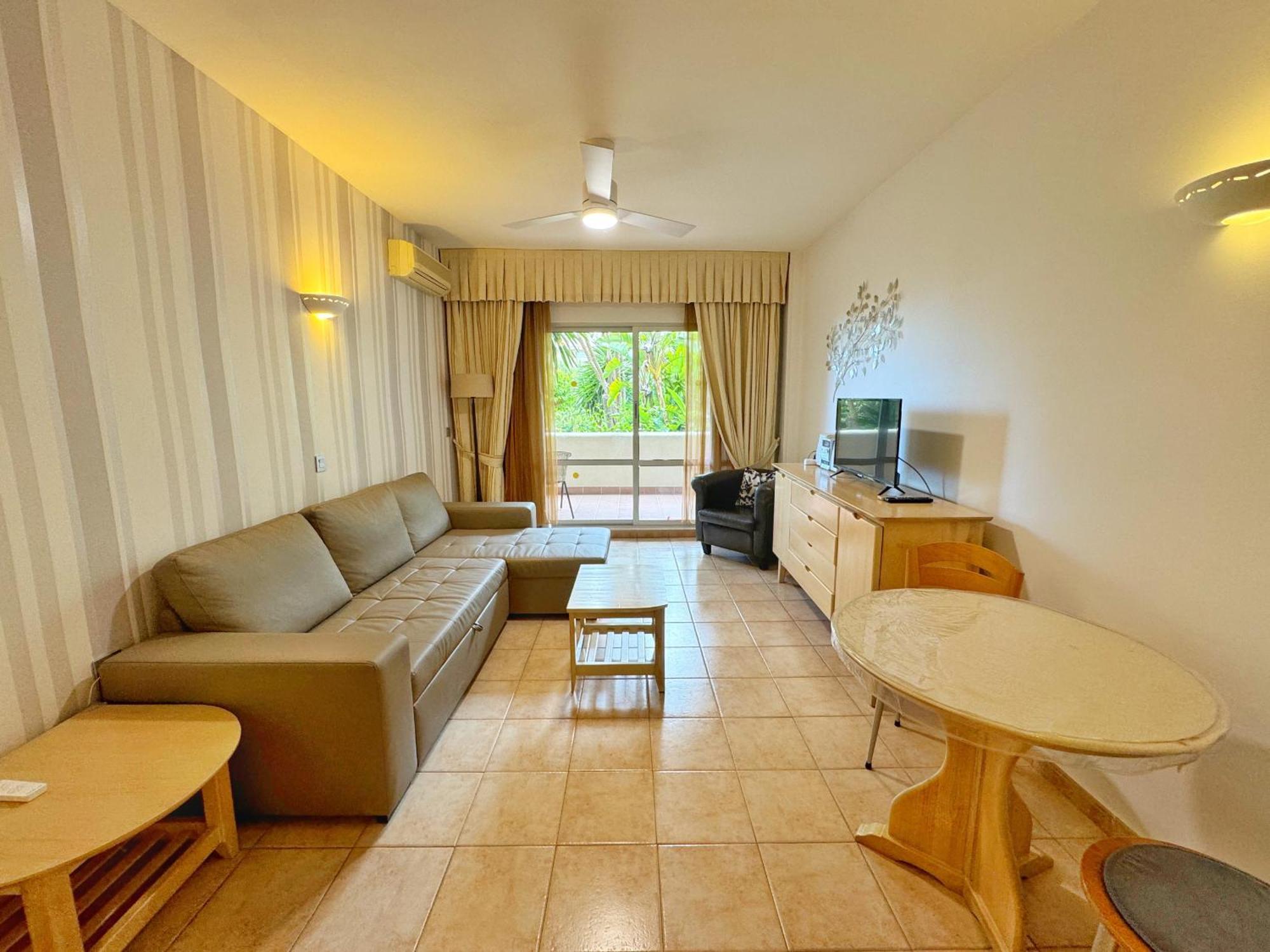 797 Holiday Rentals- Precioso Piso Con Vistas Al Jardin En Benalbeach เบนัลมาเดนา ภายนอก รูปภาพ